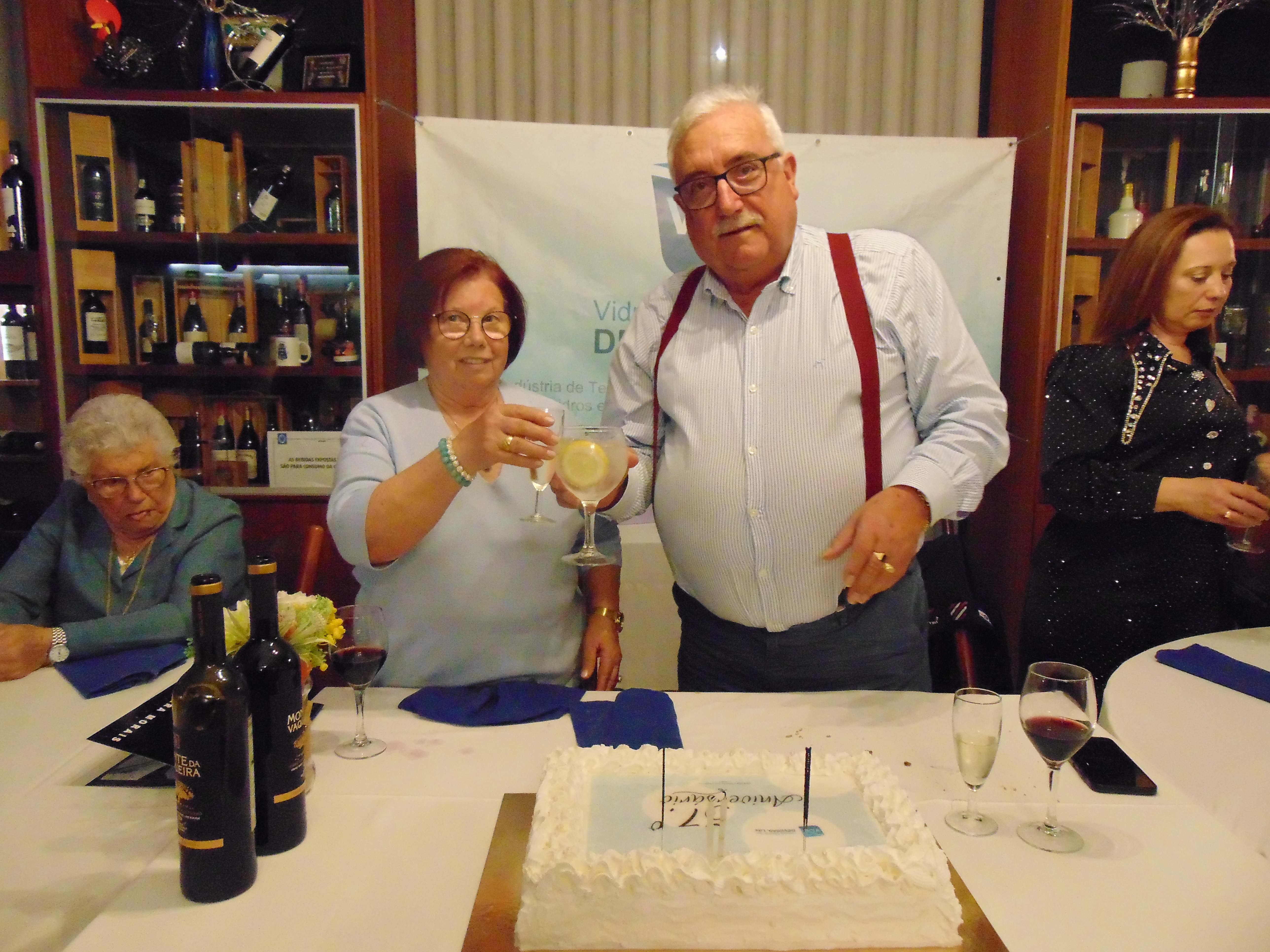 No sábado sopraram-se as velas e fez-se um brinde para o futuro