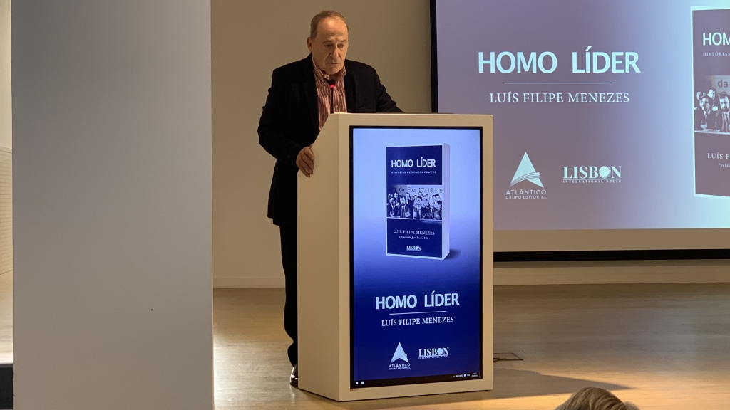 Menezes teve casa cheia na apresentação do seu livro no Porto