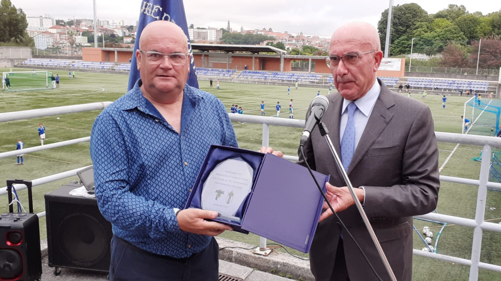 AF Porto presenteou o Candal com uma salva de prata