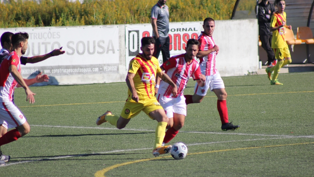 Crestuma e Leverense protagonizaram um bom jogo de futebol