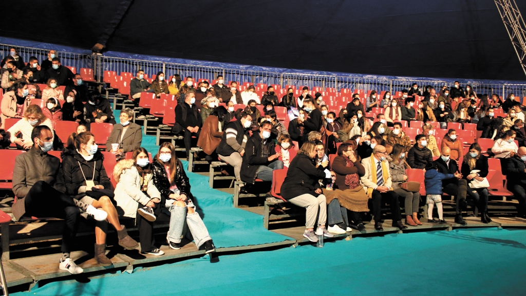 publico no circo mundial 2021