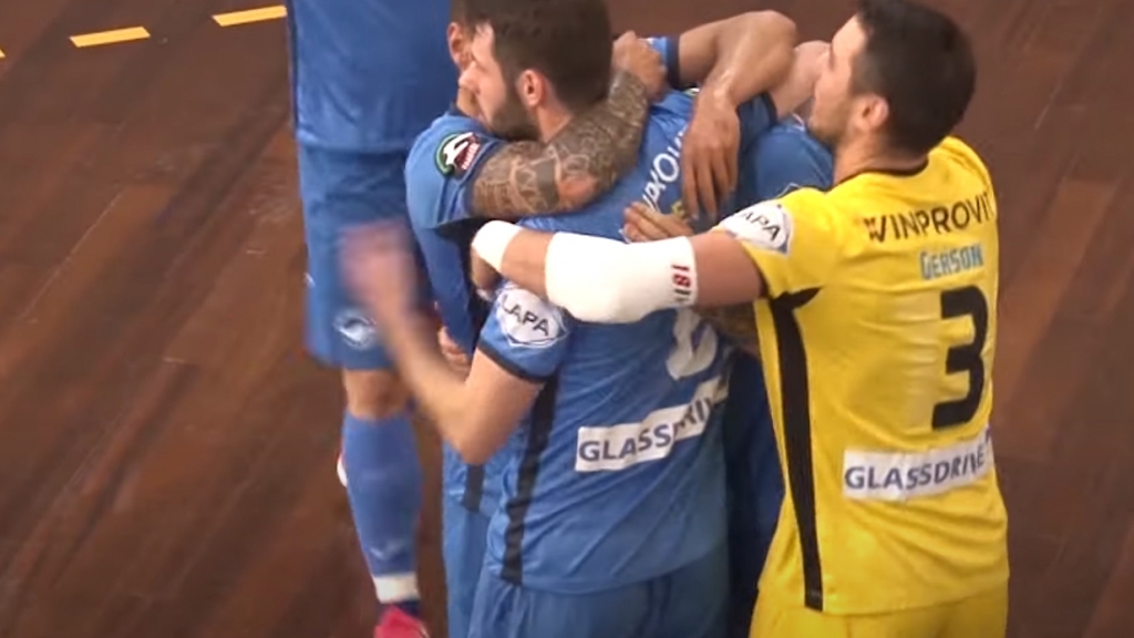 Márcio bisou na partida, marcando pelo terceiro jogo consecutivo