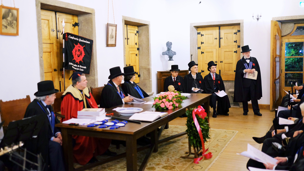 Apresentação da Revista de Portugal durante a cerimónia de insigniação.