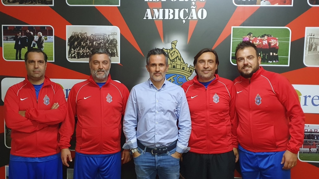 Ricardo Jorge e a sua equipa técnica voltam a trabalhar em Gaia