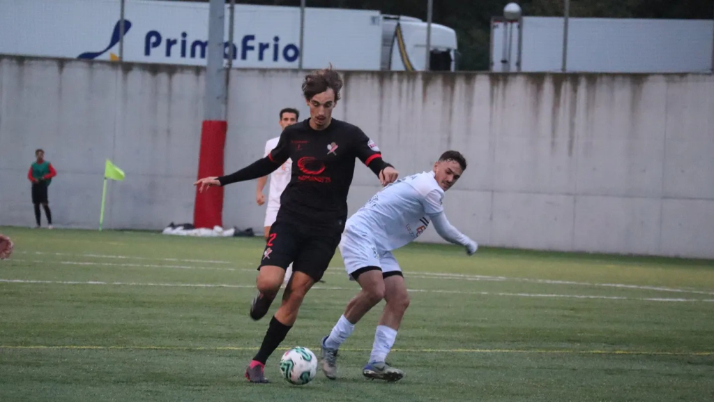 Grijó venceu em Matosinhos e ascendeu ao segundo lugar da tabela.PEROSINHO GOLEIA E SOMA TERCEIRA VITÓRIA SEGUIDA