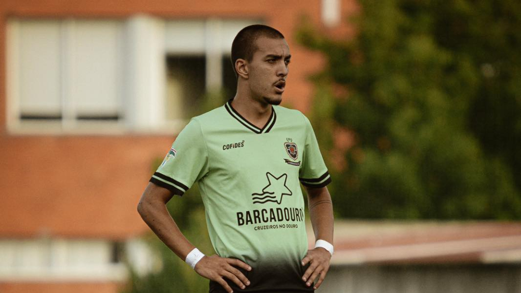 Médio voltou a jogar e marcou dois golos que deram a vitória.