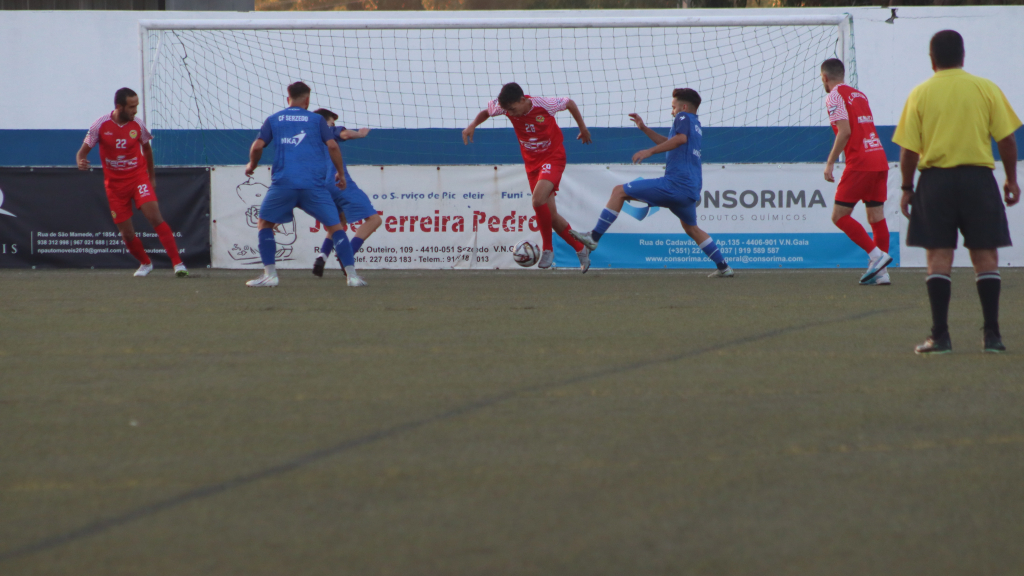 Crestuma pretende entrar com uma vitória no campeonato.