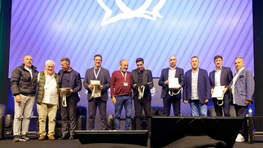 Abel Ferreira foi um dos homenageados do Fórum da ANTF 2024.