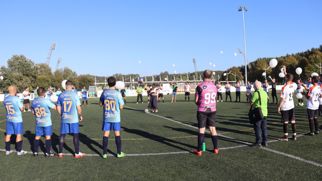 Masters do FC Pedroso e a equipa da Juventus de Pedroso uniram-se no último adeus a Dani.