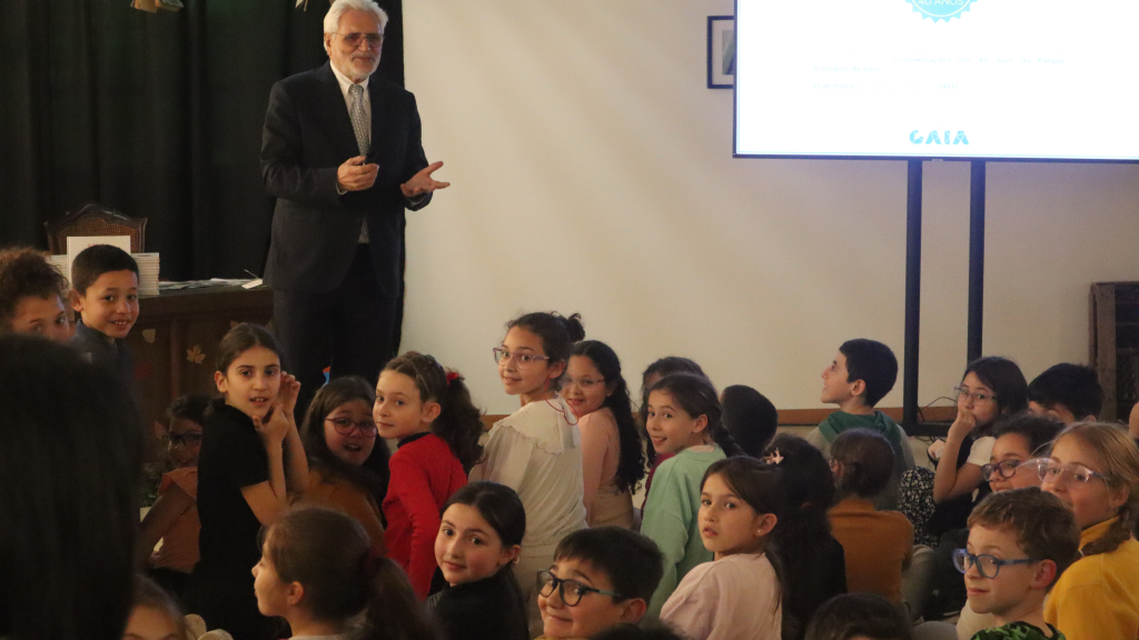 Crianças da Escola Fernando Guedes marcaram presença.