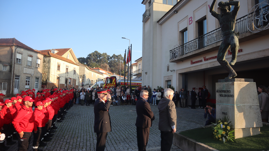 Tarde de homenagem e entrega de medalhas aos operacionais.