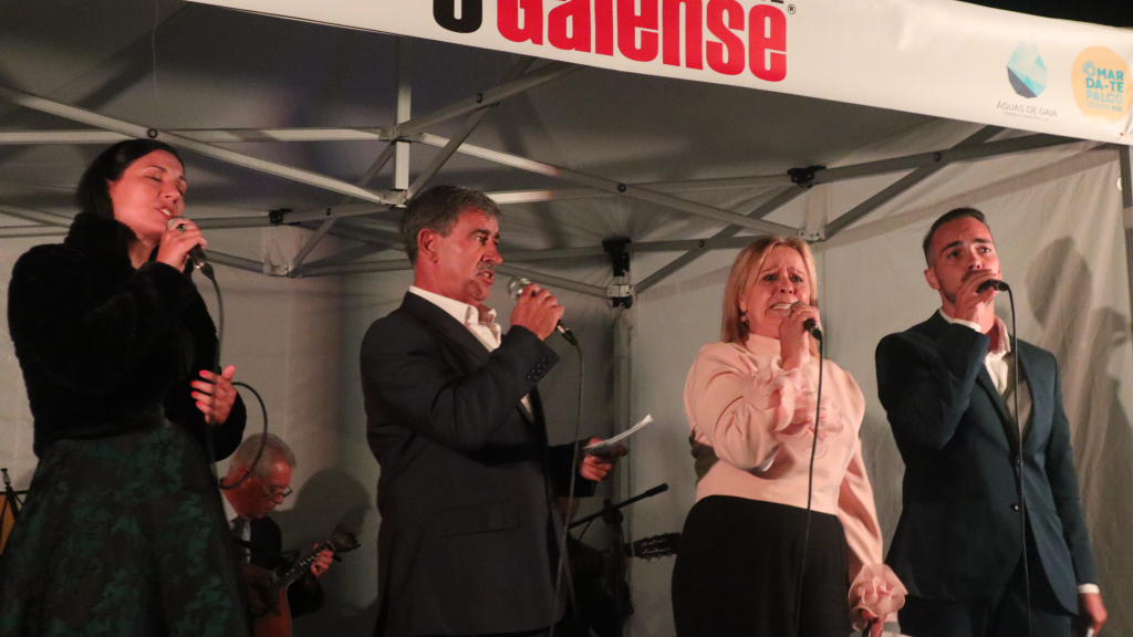 Joana Lopes, Jorge César, Filomena Sousa e Horácio Moutinho  a cantar o ‘hino’ do evento.