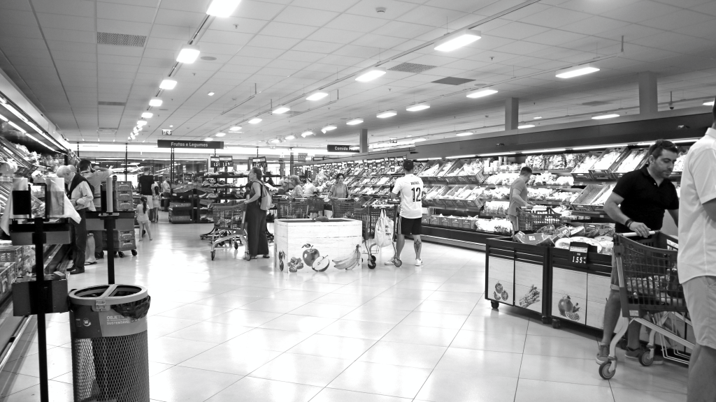 O espaço amplo, a qualidade dos produtos e o bom atendimento são fatores que levam os clientes a escolher as lojas Mercadona
