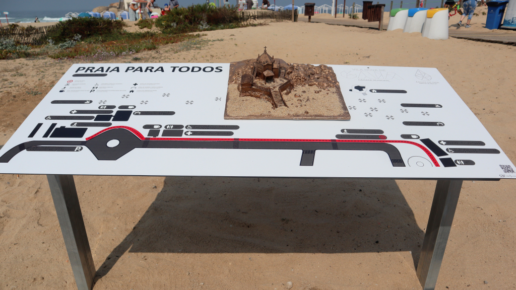 Praias acessíveis.
