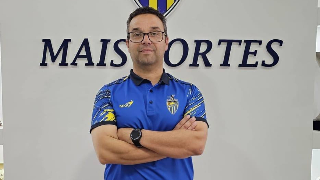 Fernando Ferreira é o treinador.