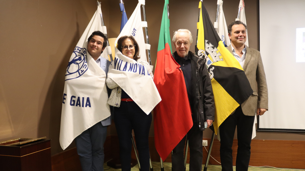 Saudação bandeiras