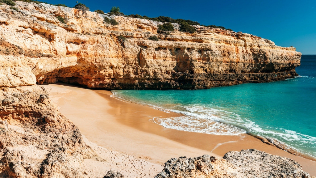 Imagem de praia no Algarve