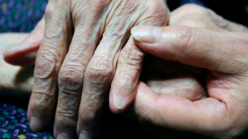 Programa de apoio a quem em casa cuida de quem tem debilidades