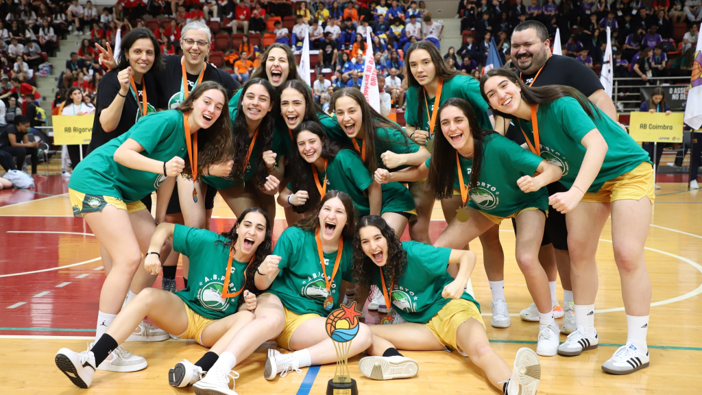 Festa da seleção Sub 16 feminina da AB Porto, em Albufeira.