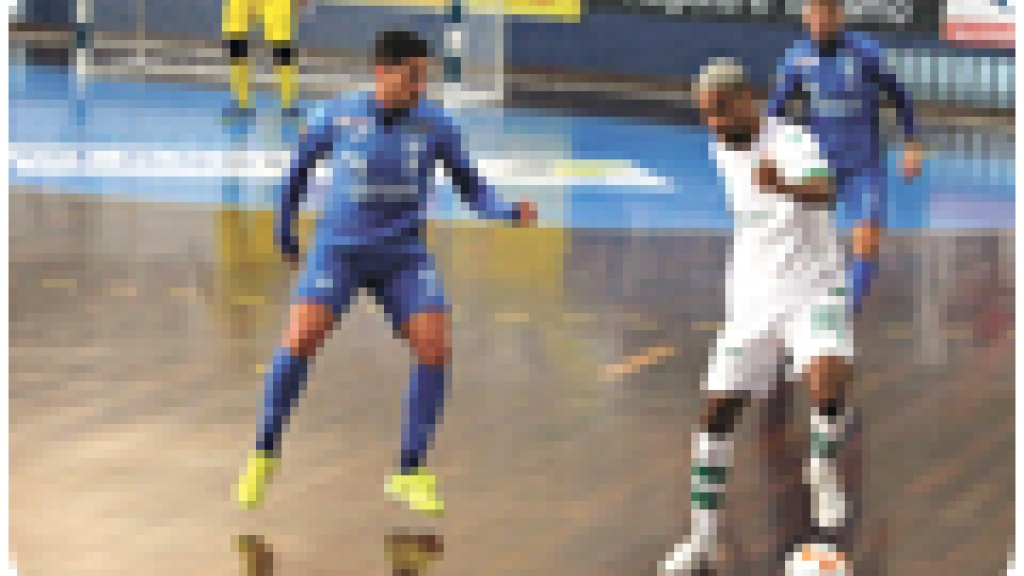 Garras do Modicus não chegaram para o leão