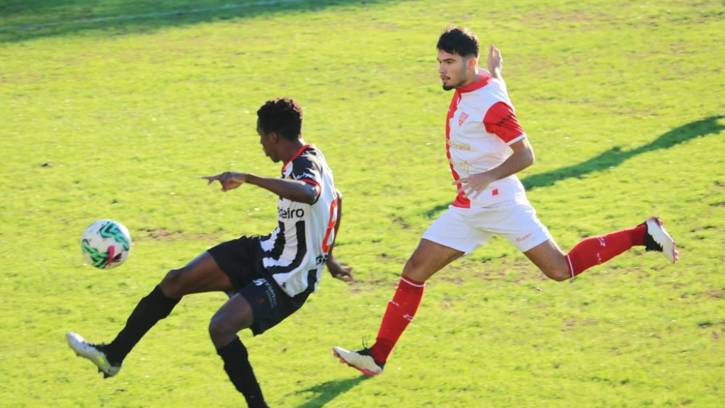 Avintenses largaram a ‘lanterna vermelha’.