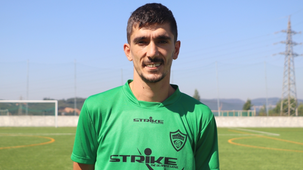 Josué marcou dois golos