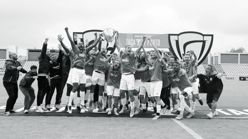Plantel do Coimbrões fez a festa ao conquistar a Taça AF Porto, sendo o sexto clube gaiense a vencer troféu. O clube vai agora lutar subida ao Campeonato de Portugal