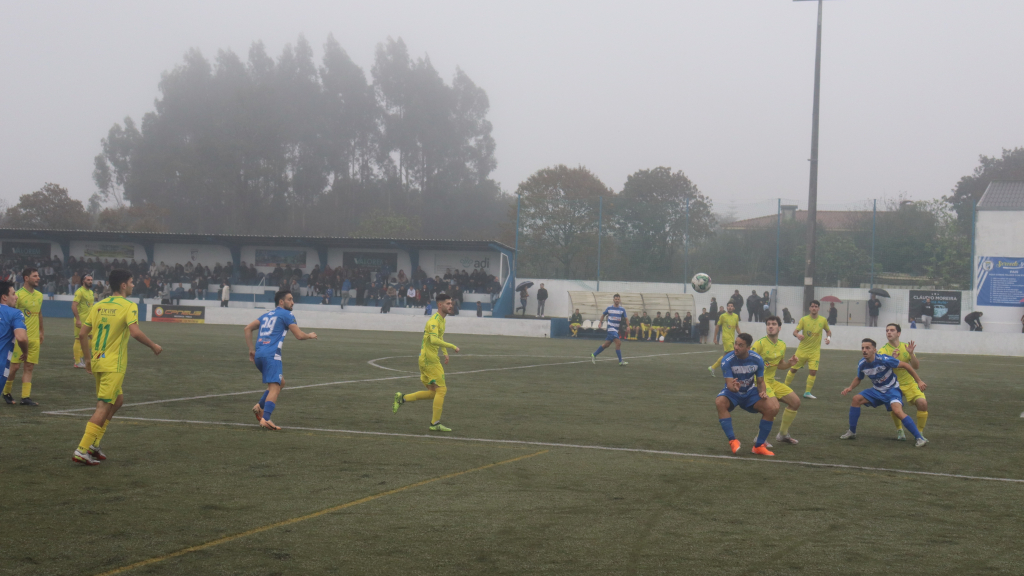 Serzedo entrou melhor na partida e construiu uma vantagem de dois golos antes do intervalo