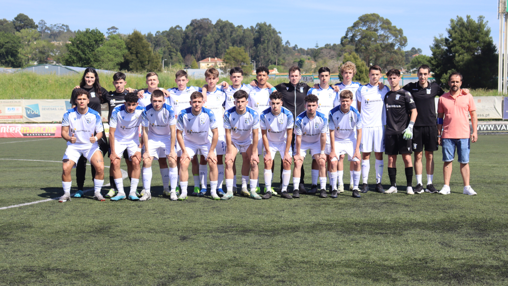 Jovens do Grijó entraram a vencer, mas não conseguiram suster a reação do adversário.